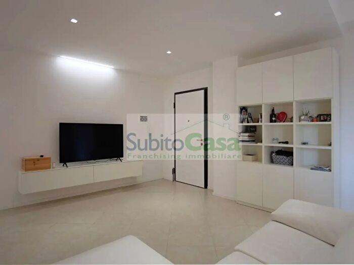 Appartamento trilocale in vendita in Via Silvinio Olivieri, Chieti