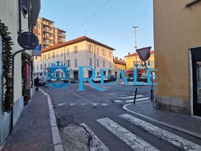 Appartamento trilocale in affitto in piazza Parmigiani, Centro, Magenta