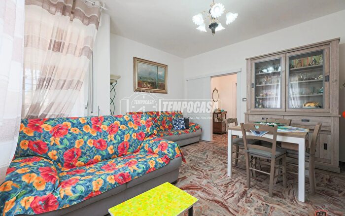 Appartamento con 5 locali in vendita in Via Aspromonte, Imola