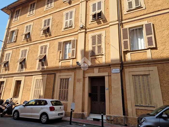 Appartamento con 5 locali in vendita in Via Sir Thomas Hanbury, Ventimiglia