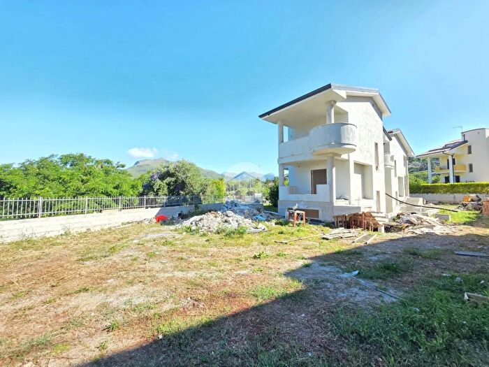 Casa con 5 locali in vendita in Via Paolo Sesto, Tortora