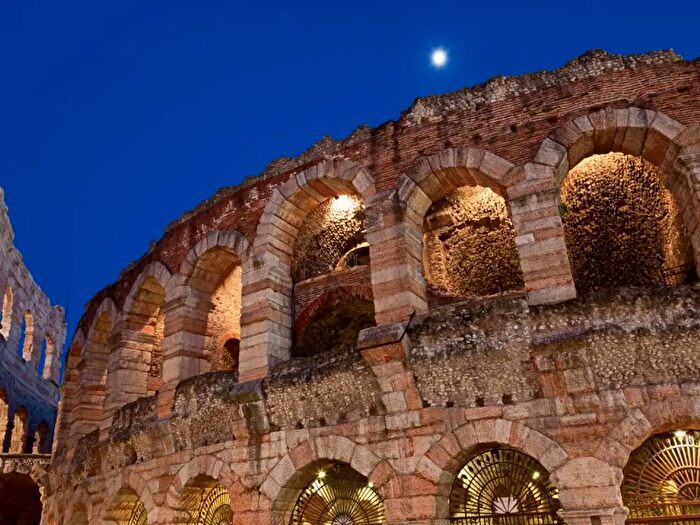 Appartamento quadrilocale in vendita in Via Mazzini, Verona