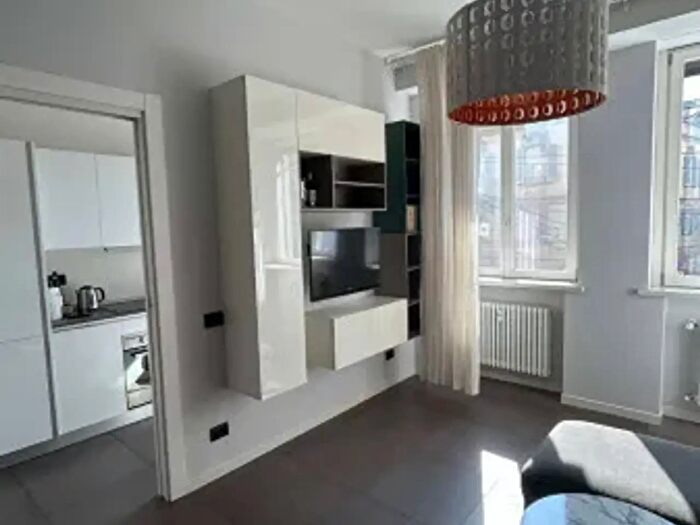 Appartamento trilocale in affitto in Corso Magenta, Milano