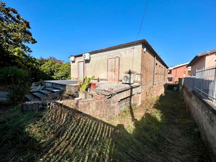 Casa con 6 locali in vendita in Via Rodolfo Crespi, Tor Vergata, Roma