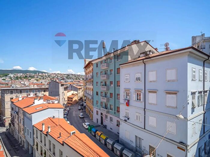 Appartamento trilocale in vendita in Via Enrico Toti, Trieste