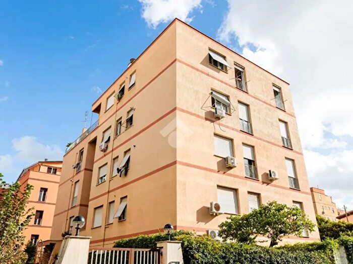 Appartamento bilocale in vendita in Via Pieve Ligure, Roma