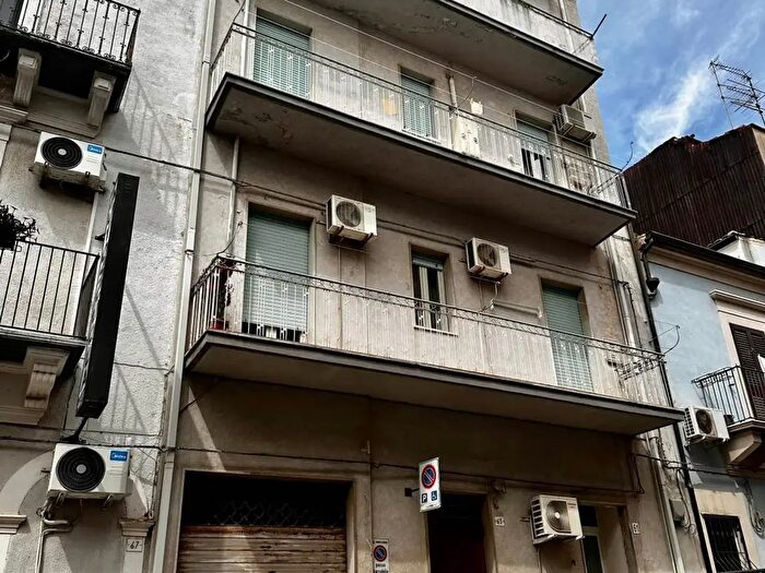 Appartamento quadrilocale in vendita in Via Novembre, Ragusa