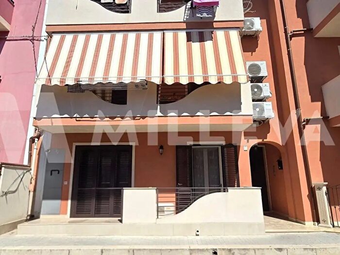 Appartamento con 5 locali in vendita in Via Calabria, Pozzallo