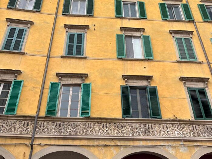 Appartamento con 5 locali in affitto in Via G Notari, Santa Maria, Pisa