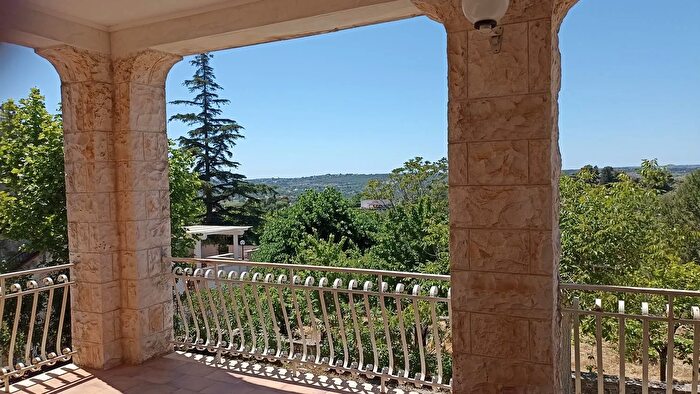 Casa con 7 locali in vendita in Fasano