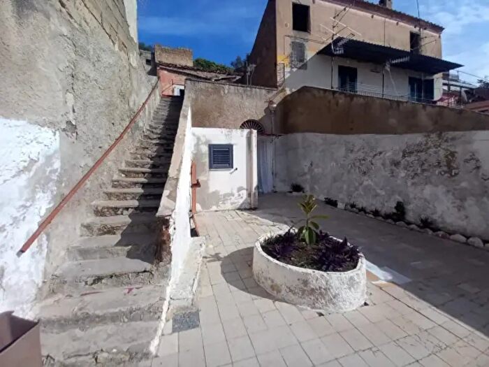 Appartamento trilocale in vendita in Via dei Formali, Maddaloni