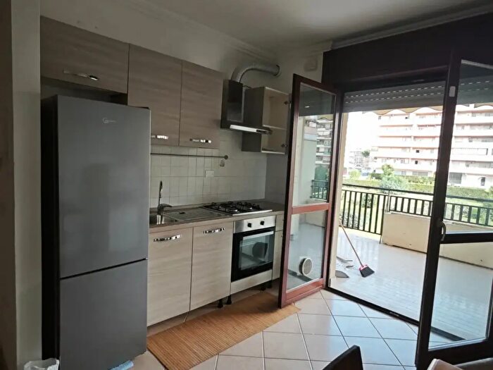 Appartamento trilocale in affitto in Via Jean Emile Baudot, Roma