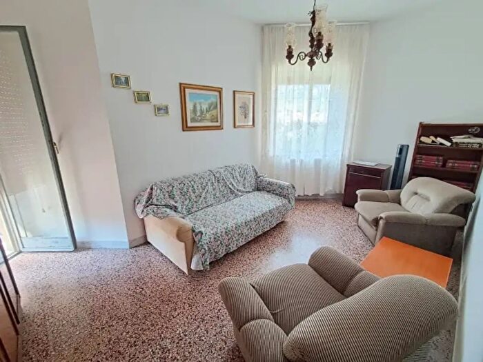 Appartamento trilocale in vendita in Via Antonino Anile, Catanzaro