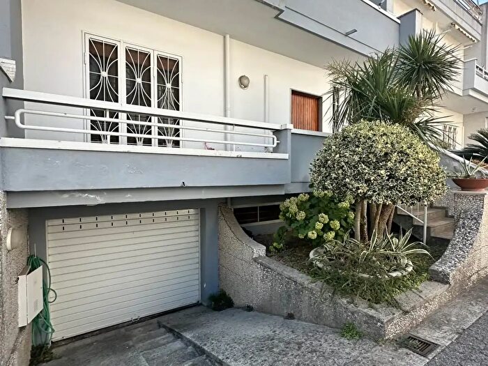 Casa con 7 locali in vendita in Roccapiemonte