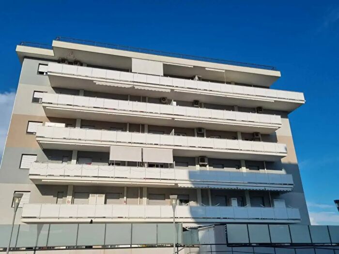 Appartamento trilocale in vendita in Via Monticelli, Salerno