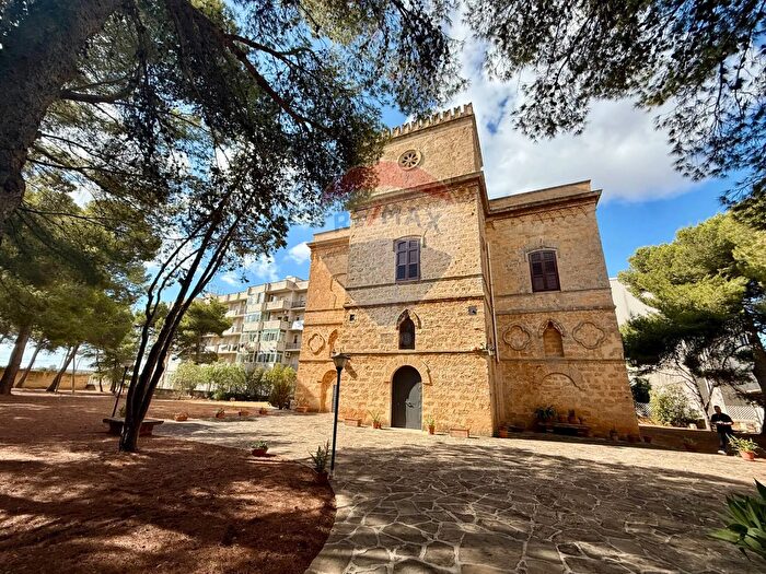 Casa con 10 locali in vendita in Via Salemi, Mazara Del Vallo