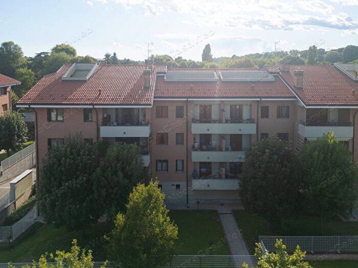 Appartamento trilocale in affitto in Viale Tazio Nuvolari, Centro, Arese