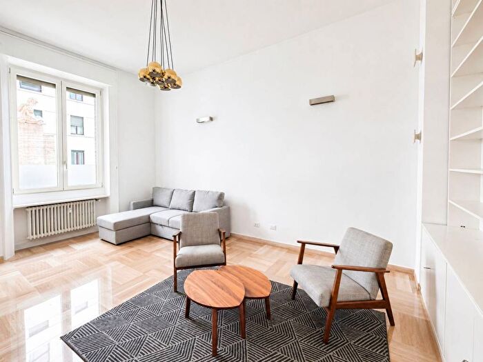 Appartamento trilocale in affitto in Viale Vittorio Veneto, Porta Venezia, Milano