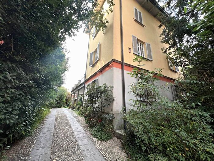 Appartamento trilocale in affitto in Via Ettore Brambilla, Centro, Cantù