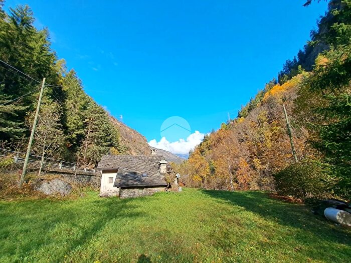 Casa con 6 locali in vendita in Frazione Chevril, Aymavilles