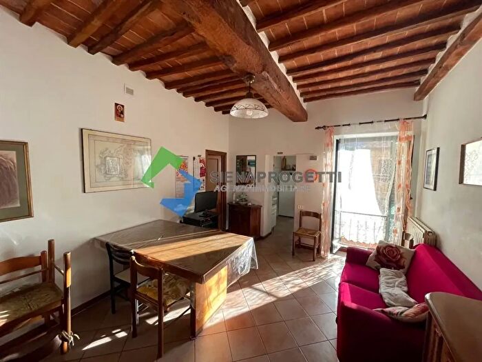 Appartamento quadrilocale in vendita in Viale Cavour, Siena