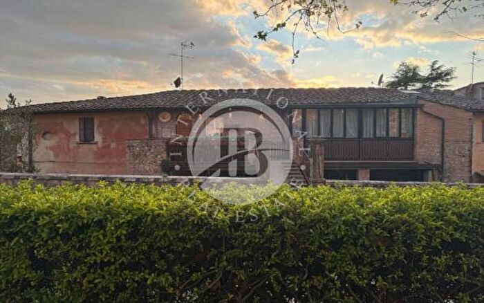 Appartamento con 6 locali in vendita in San Gimignano