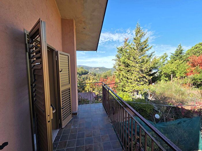 Appartamento bilocale in vendita in Contrada Ponticello Snc, Montalbano Elicona