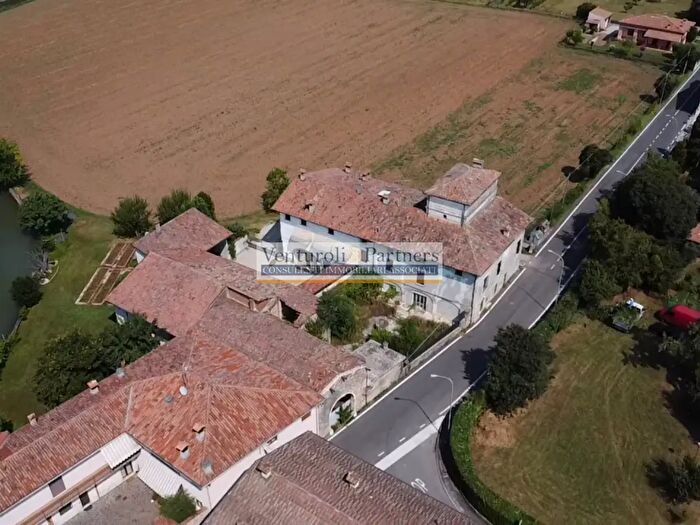 Casa con 9 locali in vendita in Via Cave, Bedizzole