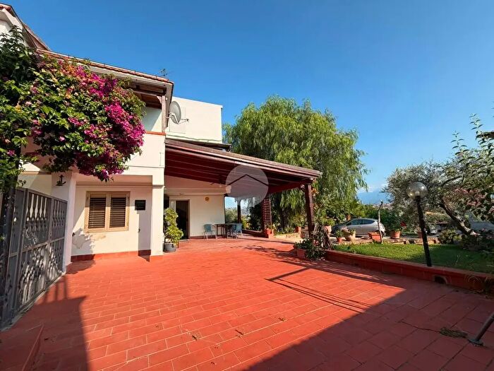 Casa con 5 locali in vendita in Via Fonte Catena, Pianella