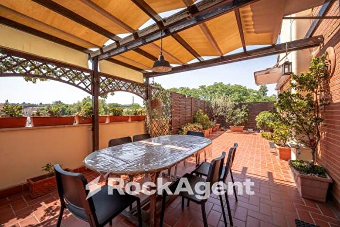 Appartamento trilocale in vendita in Via Riccardo Bianchi, Roma