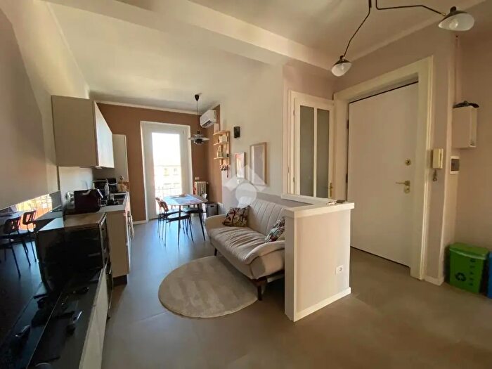 Appartamento trilocale in vendita in Via Netro, Torino