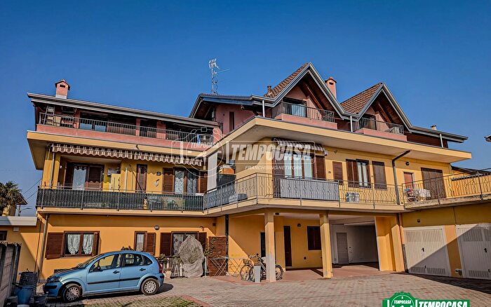 Appartamento trilocale in vendita in Via Arno, Vanzaghello