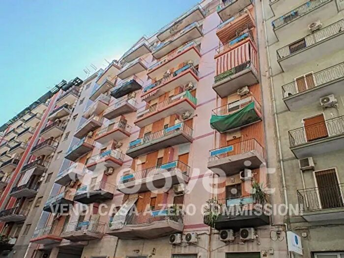 Appartamento trilocale in vendita in Via Fratelli Mellone, Taranto