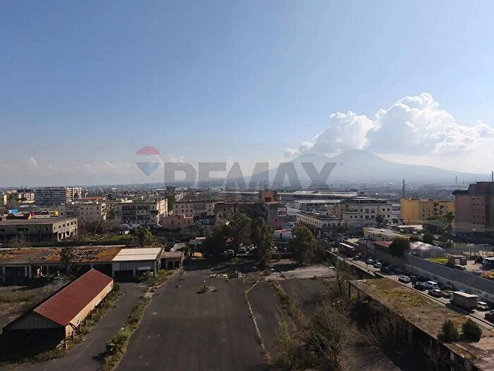 Appartamento quadrilocale in vendita in Napoli