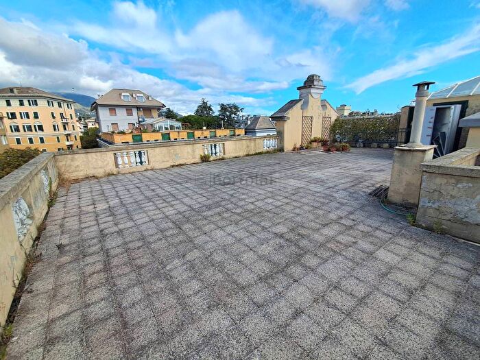 Appartamento con 6 locali in affitto in Via Monte Zovetto, Albaro, Genova