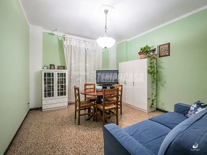Appartamento trilocale in vendita in Via Puccini, Modena