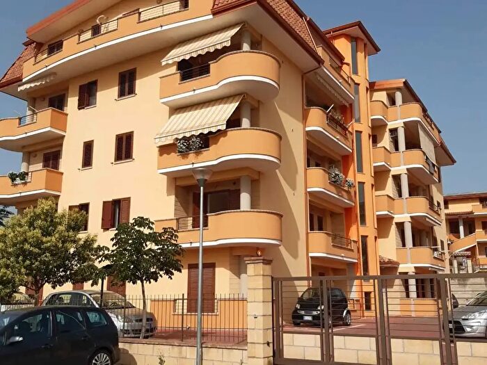 Appartamento bilocale in vendita in Contrada Varrolate Snc, Rose