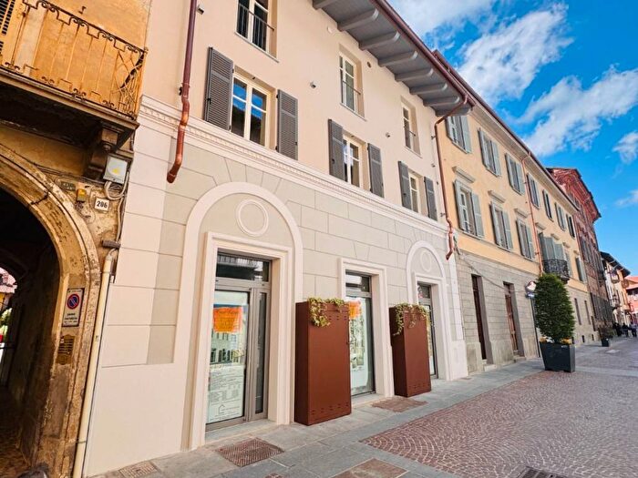 Appartamento trilocale in affitto in Via Vittorio Emanuele II, Centro, Bra
