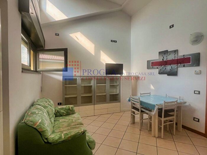 Appartamento bilocale in affitto in Centro, Villa d'Almè