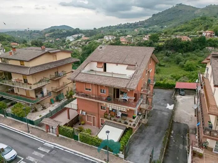 Appartamento trilocale in vendita in Via del Parco, Poli