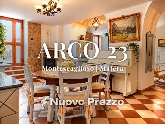 Appartamento quadrilocale in vendita in Via Casalnuovo, Montescaglioso
