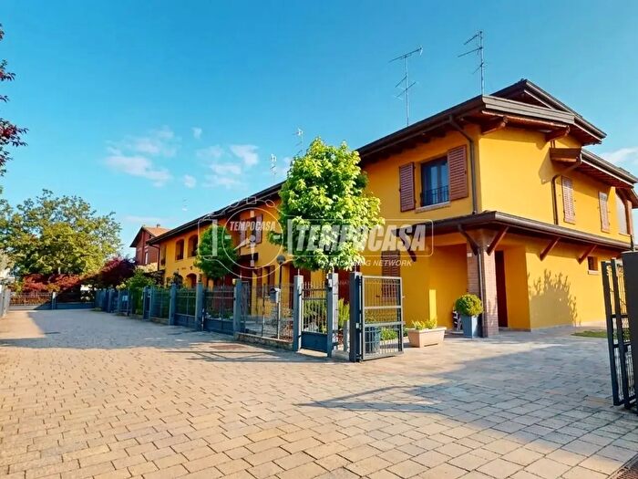 Case in Vendita e in Affitto - 3