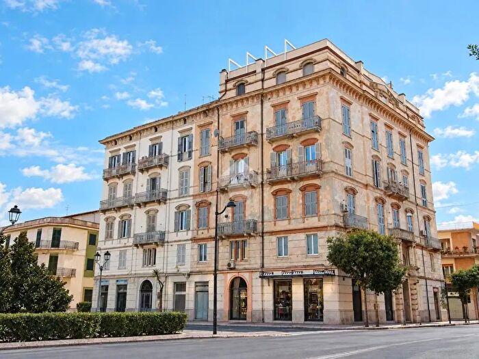 Appartamento trilocale in vendita in Via Pantaleone Rapino, Ortona