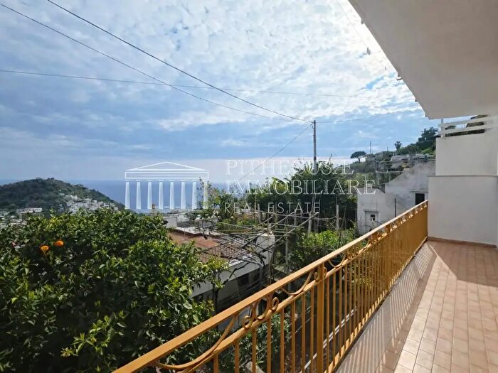 Casa con 6 locali in vendita in Via Schiappa dei Corsi, Barano DIschia