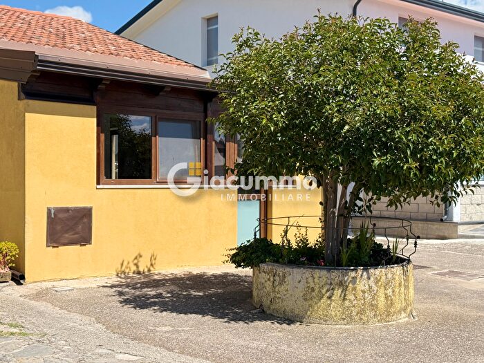 Casa quadrilocale in affitto in Strada Provinciale di Piano del Conte, Avigliano