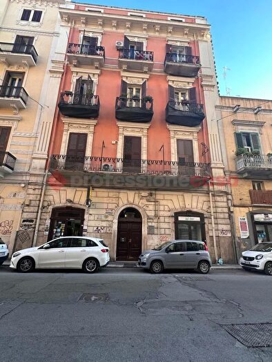 Appartamento trilocale in vendita in Via Dante, Bari