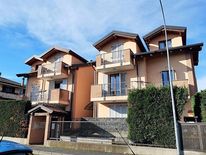 Appartamento bilocale in affitto in Via Ciro Menotti, Cascina del Bruno, Arcore
