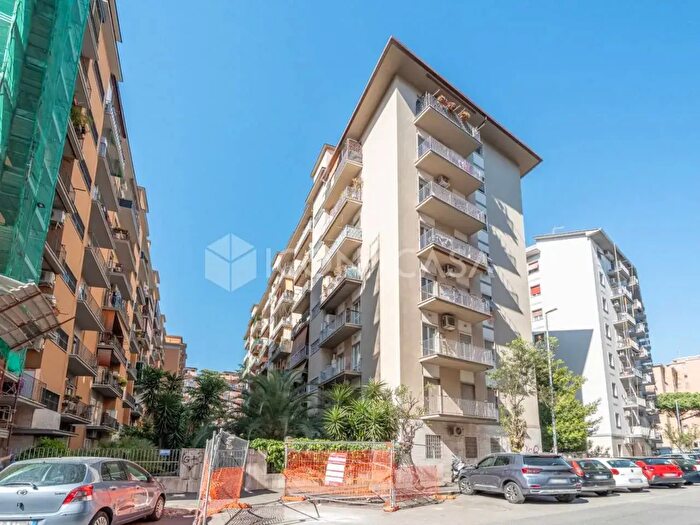 Appartamento trilocale in vendita in Via Enrico Mazzoccolo, Roma