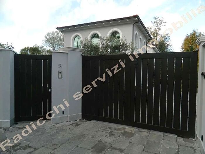 Casa con 5 locali in vendita in Via Ammiraglio Morin a, Forte Dei Marmi