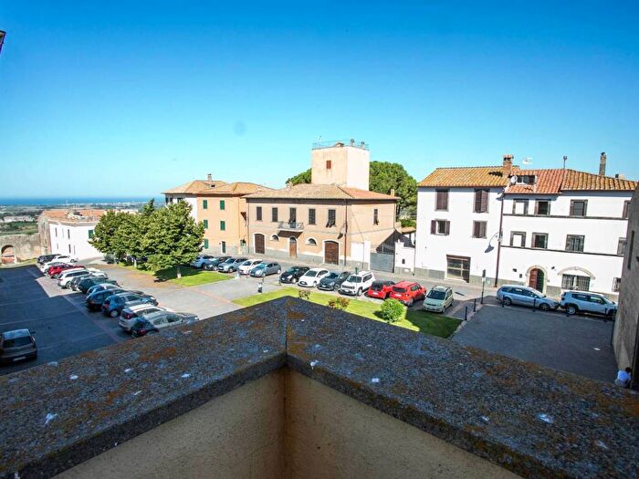 Appartamento con 5 locali in vendita in Via XX Settembre, Centro Storico, Tarquinia